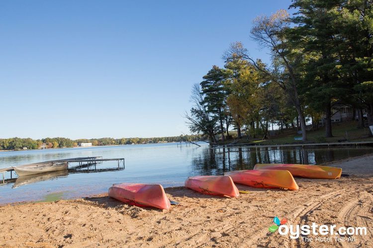 Best Waterfront Hotels in Wisconsin Dells 